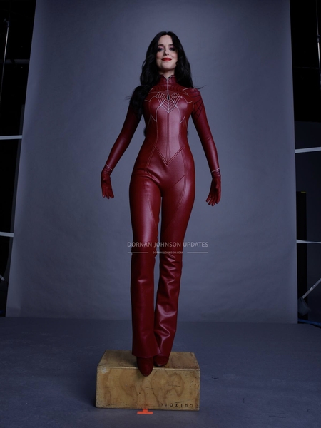 SET-OUTTAKES_0160.jpg