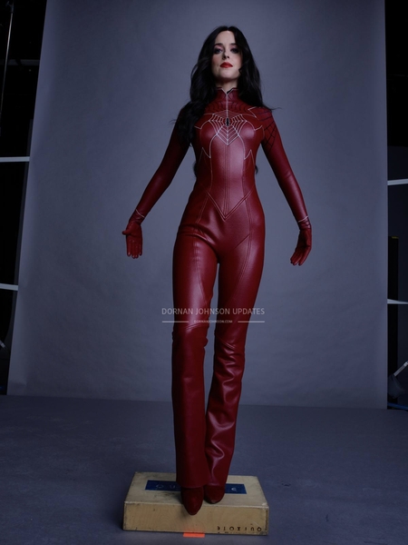 SET-OUTTAKES_0169.jpg