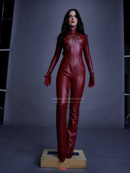 SET-OUTTAKES_0172.jpg