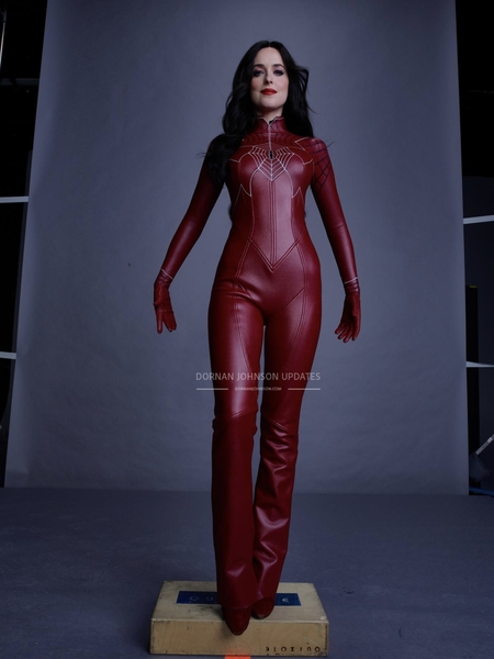 SET-OUTTAKES_0197.jpg