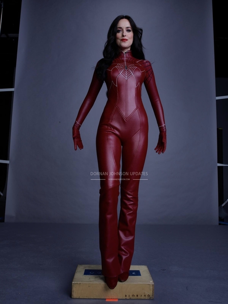 SET-OUTTAKES_0198.jpg