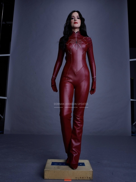 SET-OUTTAKES_0202.jpg