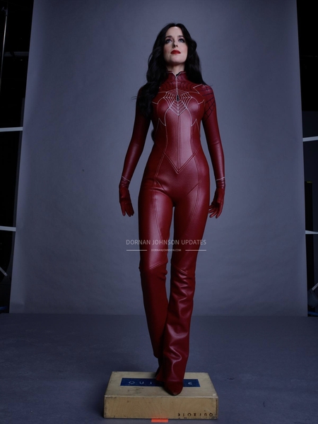 SET-OUTTAKES_0203.jpg