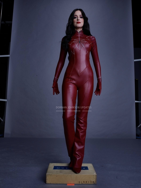 SET-OUTTAKES_0205.jpg