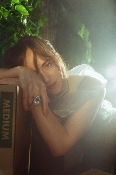 Dakota_Johnson_-_Allure_Photoshoot_2018-11.jpg