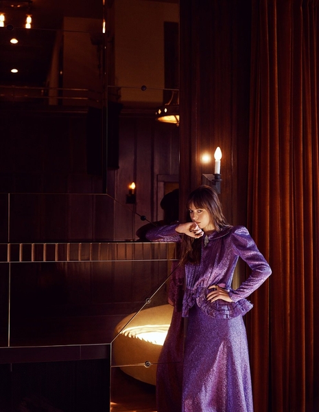 Dakota_Johnson_-_Vanity_Fair_Italy2C_December_2018-03.jpg