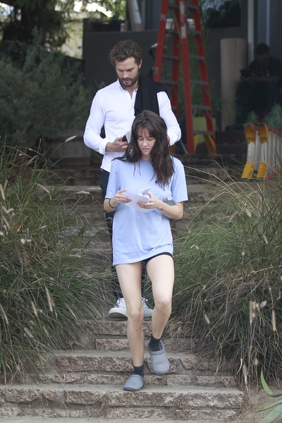 87637903_hqcelebcorner-20.jpg